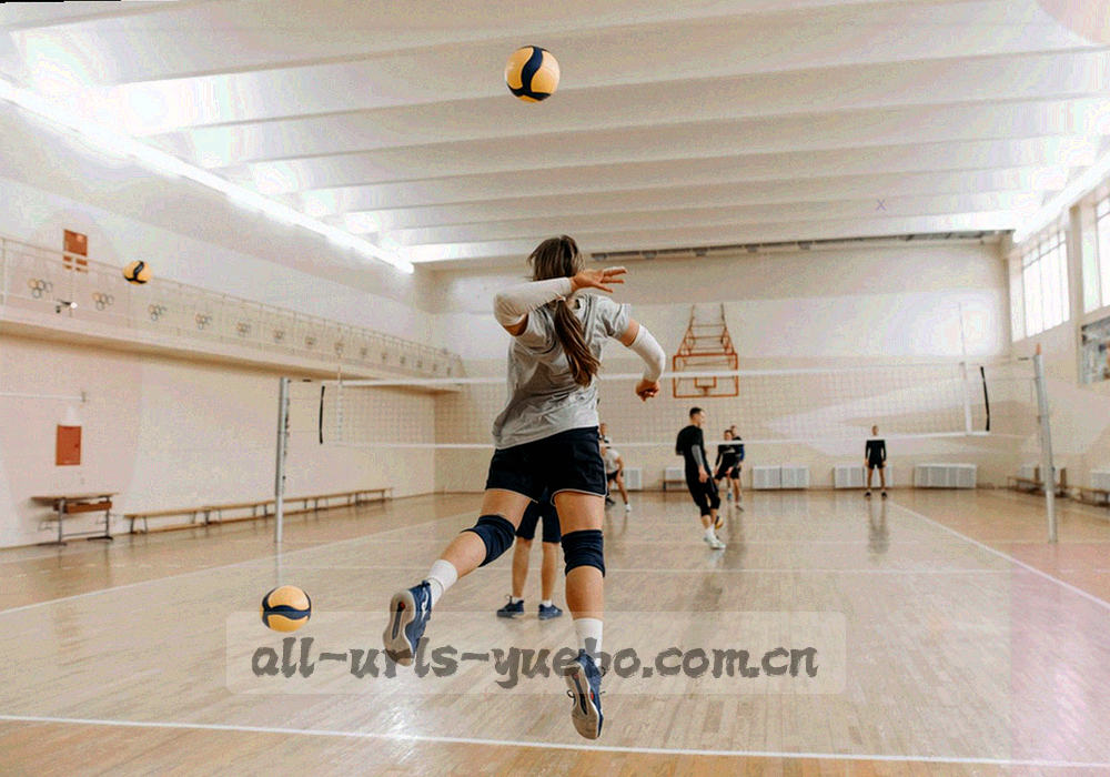 抽象客服对话气泡与索引标记，银灰与琥珀金色块组合，无真实人物出镜
